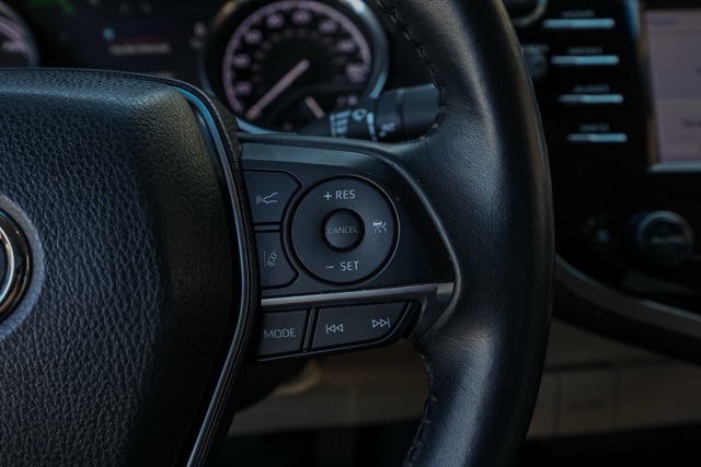 2018 Toyota Camry Hybrid XLE photo 23