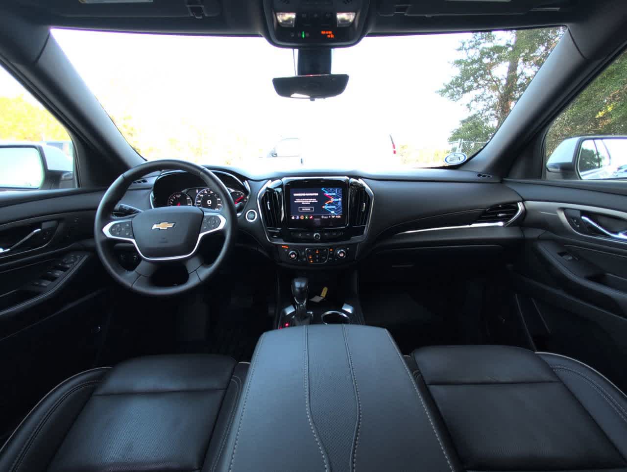 2022 Chevrolet Traverse Premier photo 2