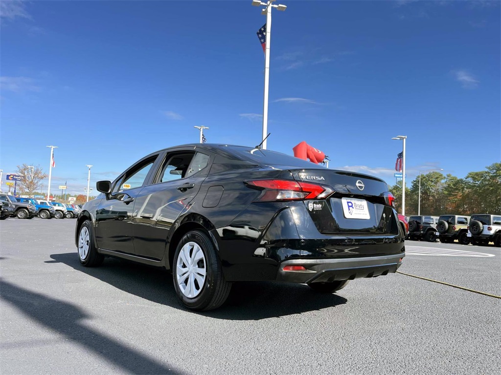 2025 Nissan Versa 1.6 S photo 4