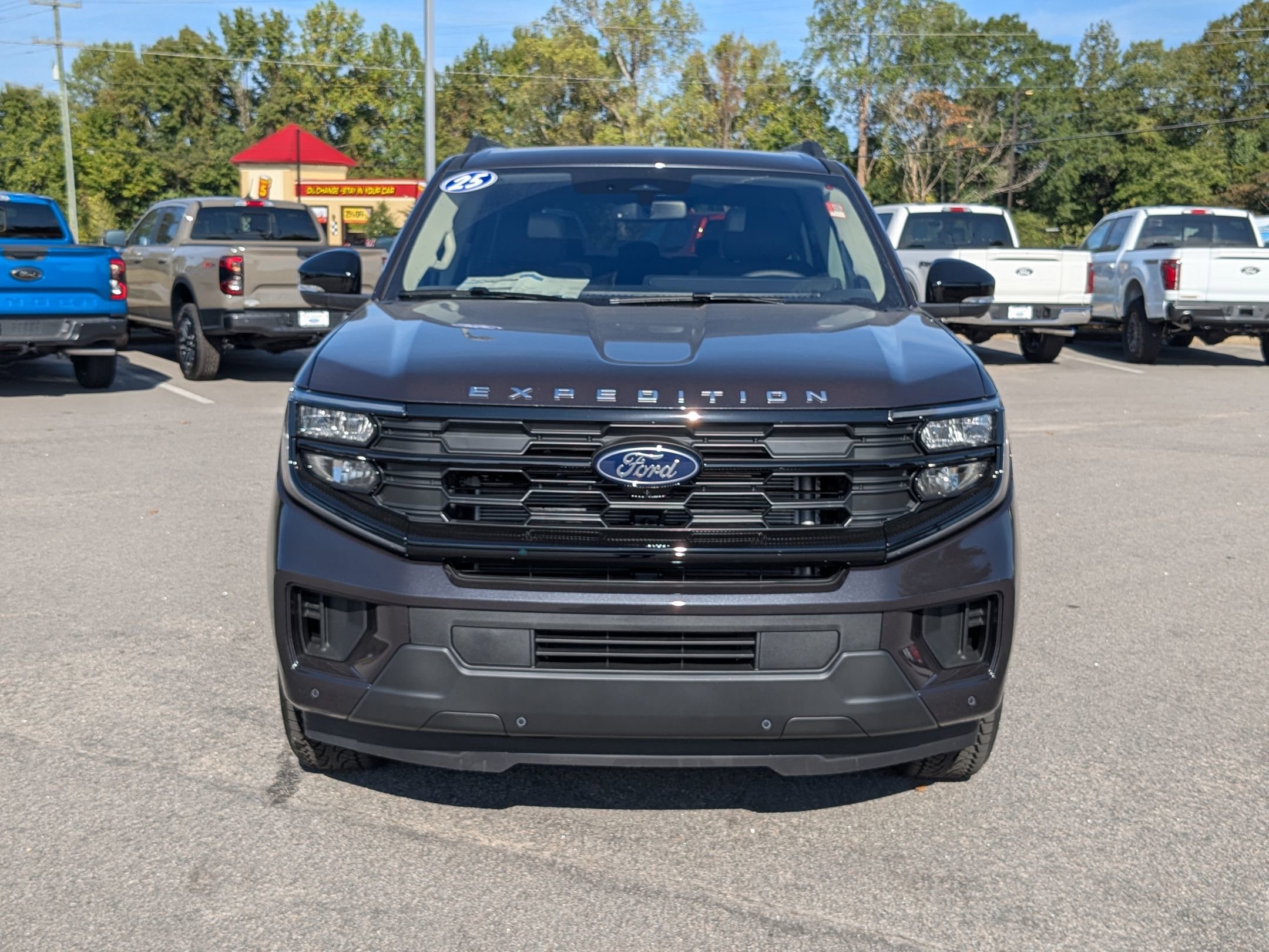 2025 Ford Expedition photo 2