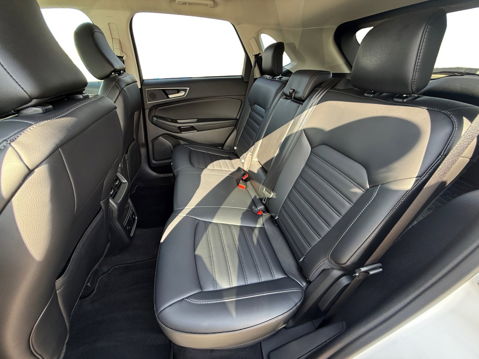 2024 Ford Edge SEL photo 16