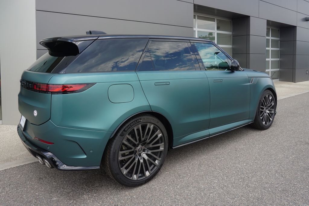 2025 Land Rover Range Rover Sport photo 4