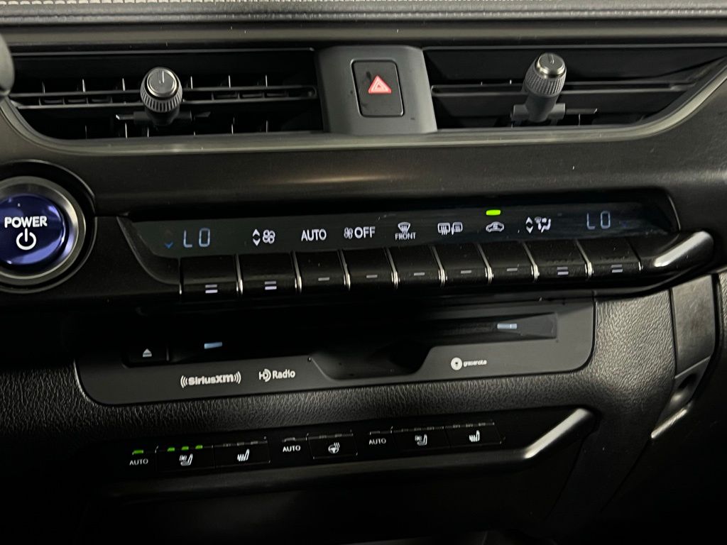 2021 Lexus UX 250h photo 17