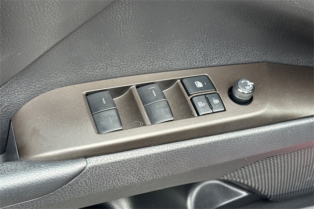 2022 Toyota Camry Hybrid LE photo 11