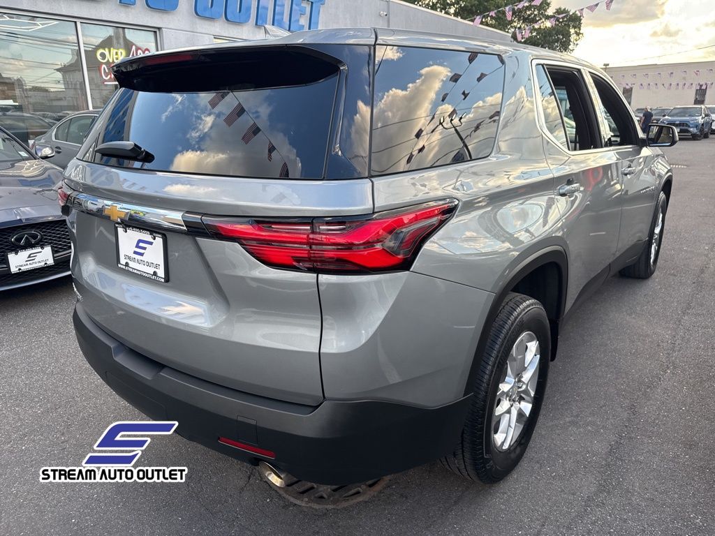 2023 Chevrolet Traverse LS photo 9