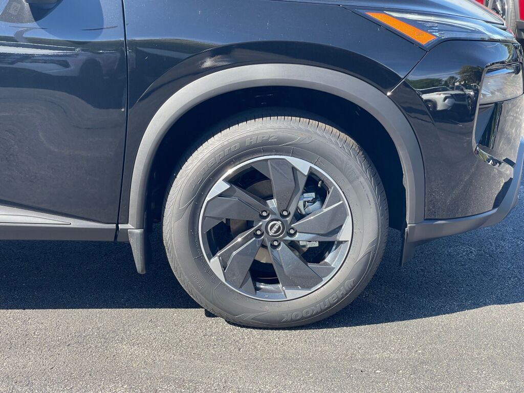 2026 Nissan Rogue SV photo 17