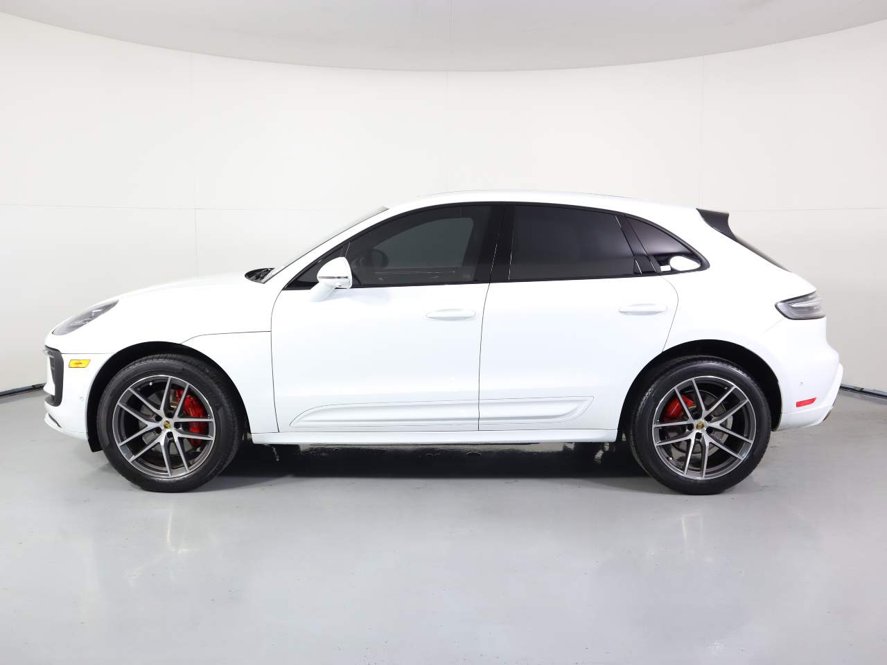 2022 Porsche Macan S photo 2