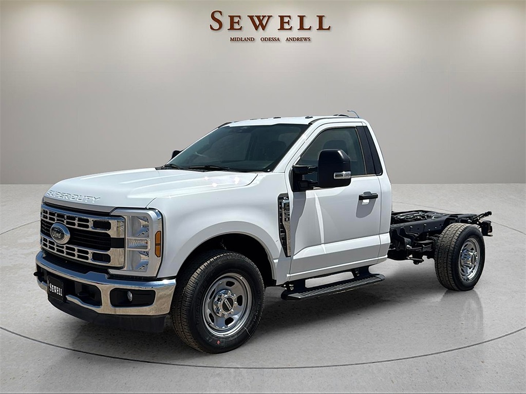 2024 Ford F-350 Super Duty Chassis Cab XL's photo