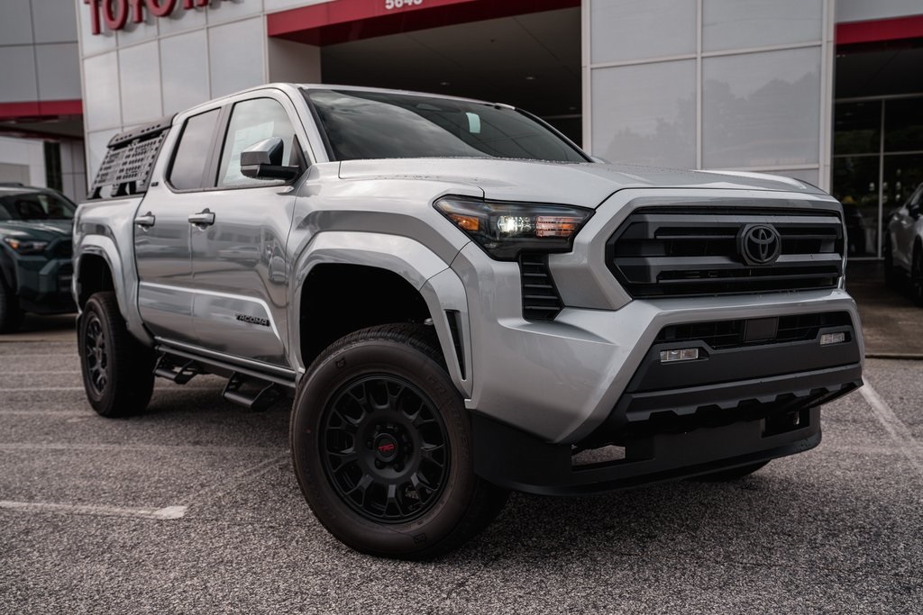 2025 Toyota Tacoma SR5's photo