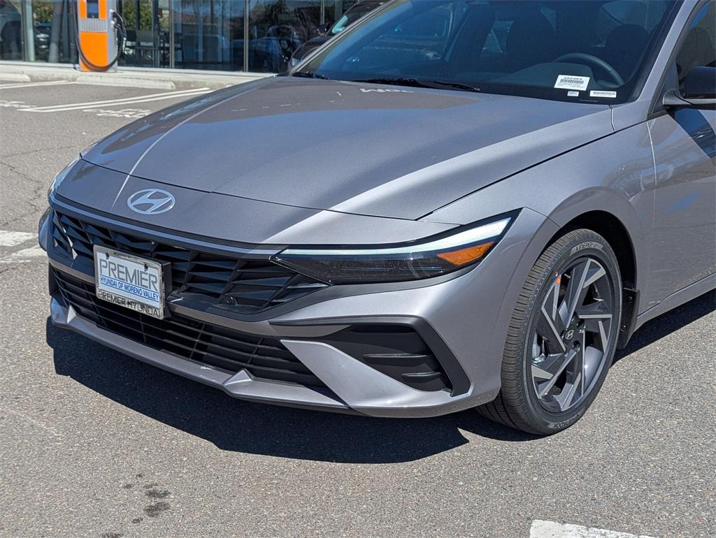 2025 Hyundai Elantra Hybrid SEL Sport photo 10