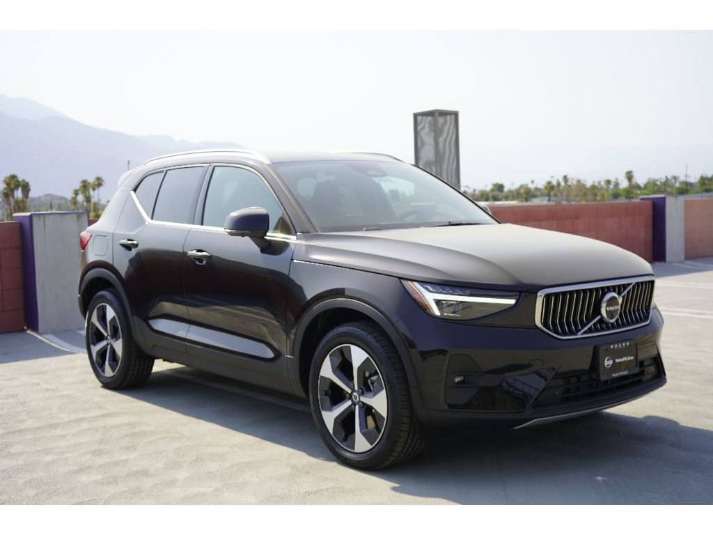 2025 Volvo XC40 Plus's photo