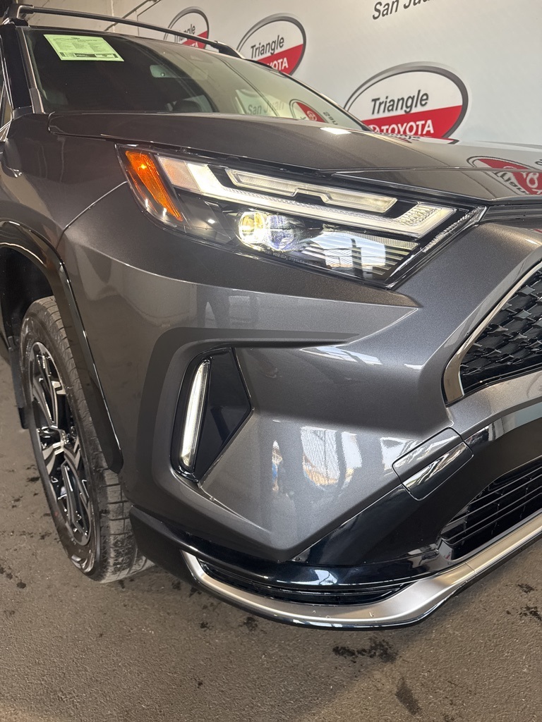 2025 Toyota RAV4 Hybrid XSE photo 11
