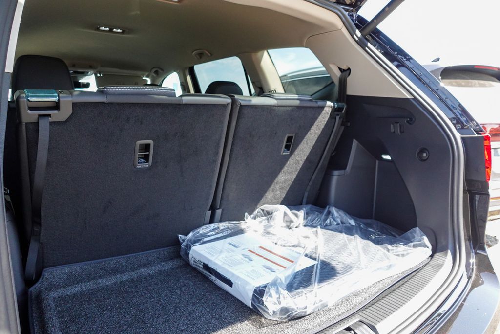 2026 Volkswagen Atlas SE Technology photo 26