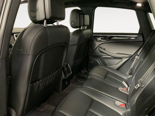 2024 Porsche Macan Base photo 13