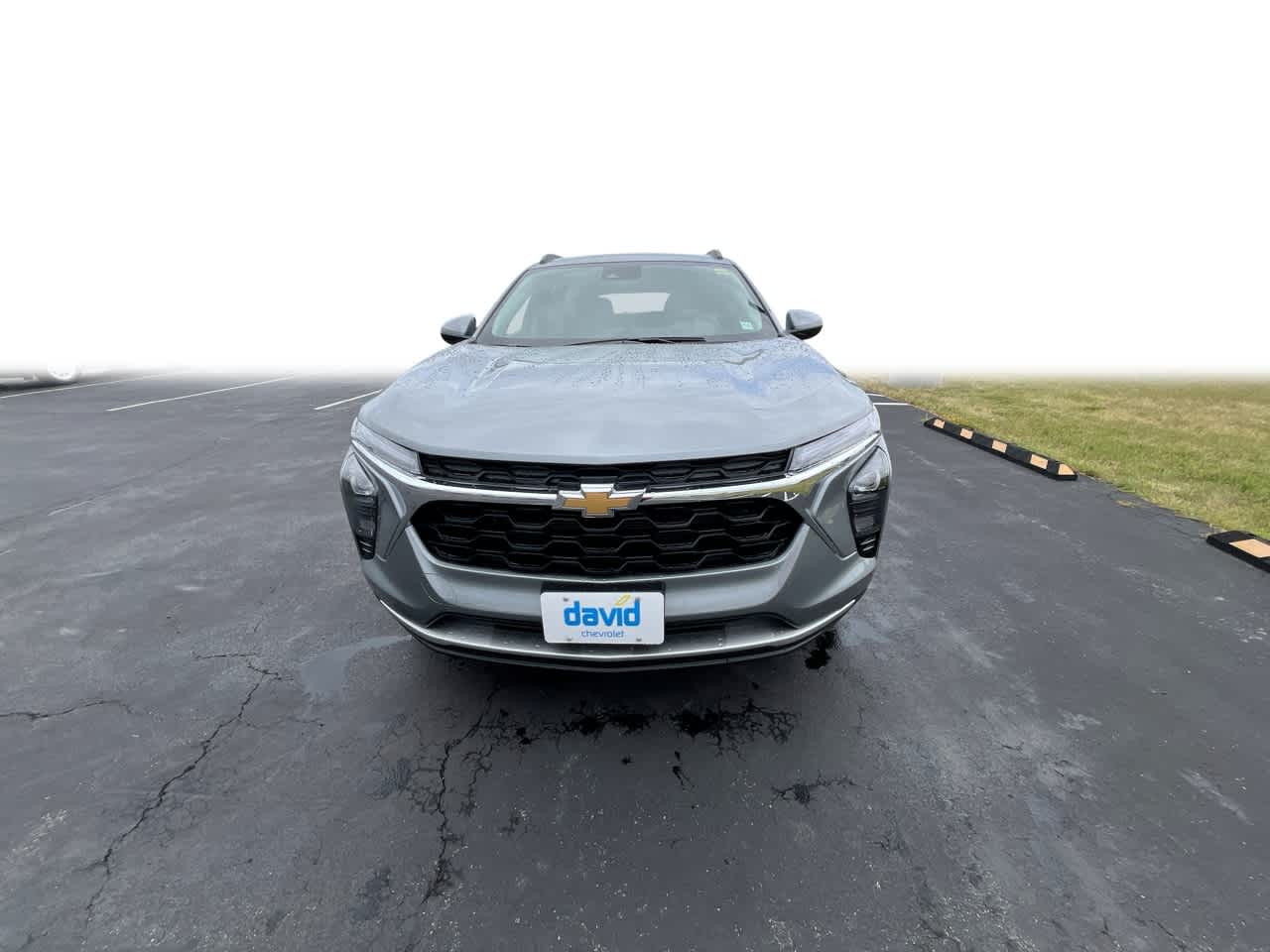 2025 Chevrolet Trax LT photo 3