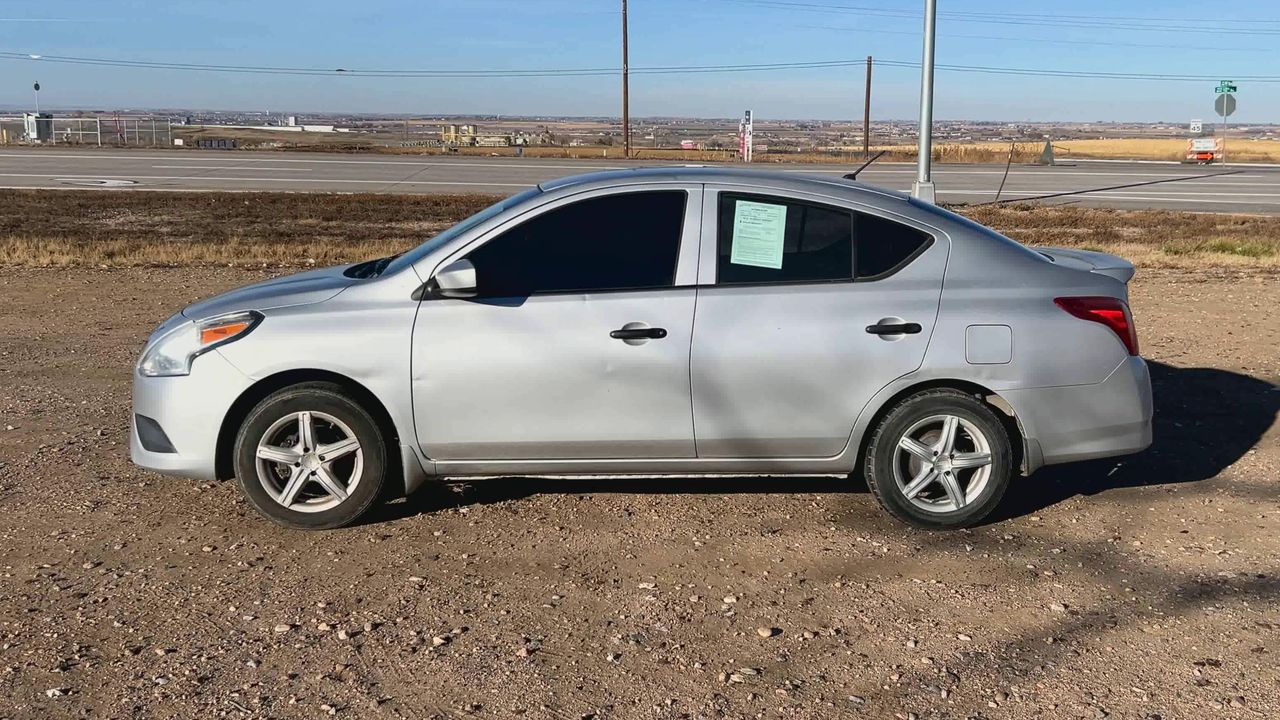 2016 Nissan Versa 1.6 SL photo 4