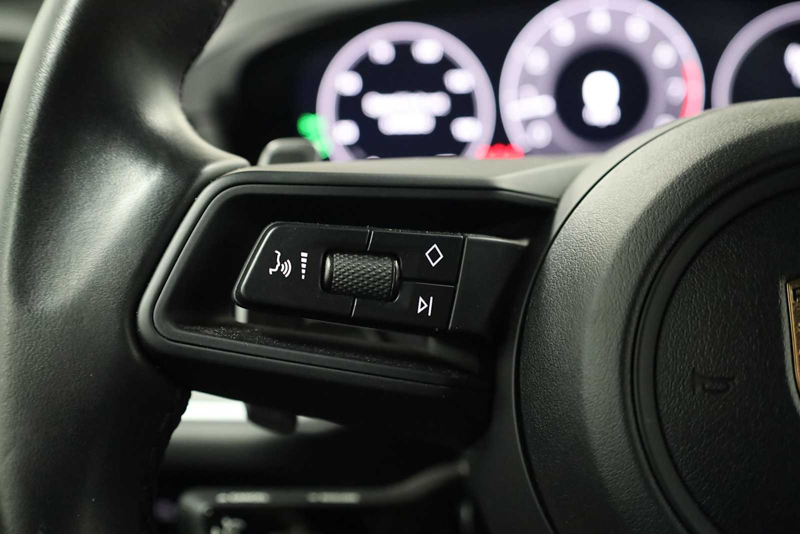 2024 Porsche Cayenne photo 19