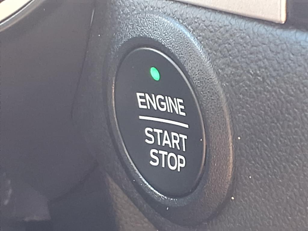 2022 Ford Escape SEL photo 19
