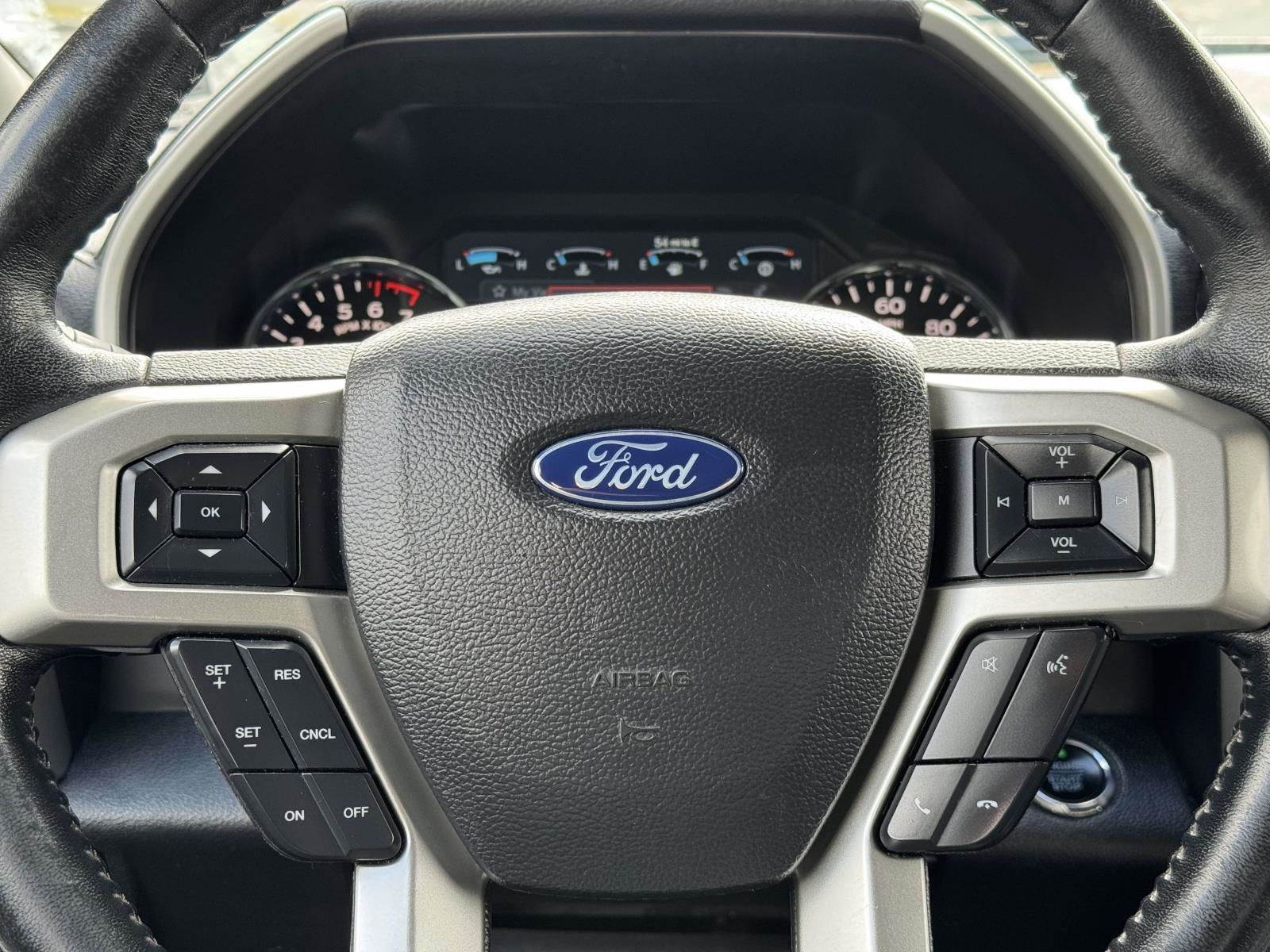 2020 Ford F-150 Lariat photo 18