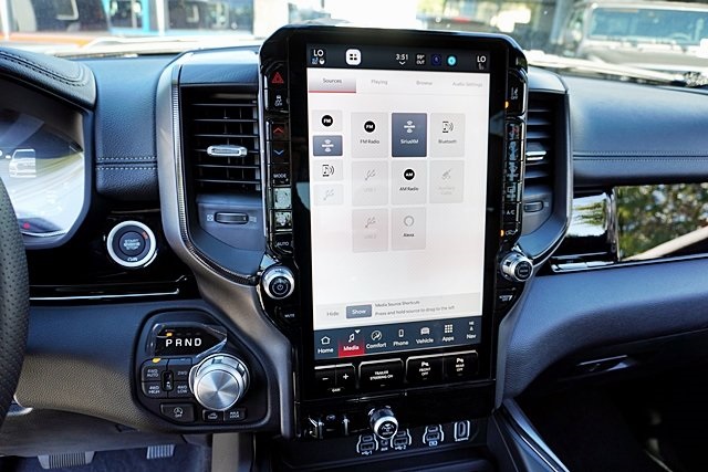 New 2026 Diamond Black Crystal Pearl-Coat Exterior Paint RAM Rebel image 34