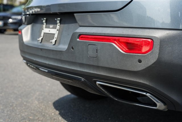 2019 Volvo XC40 R-Design photo 5