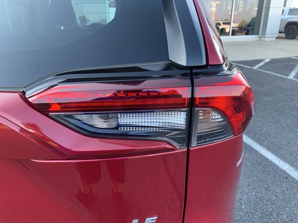 2024 Toyota RAV4 LE photo 27
