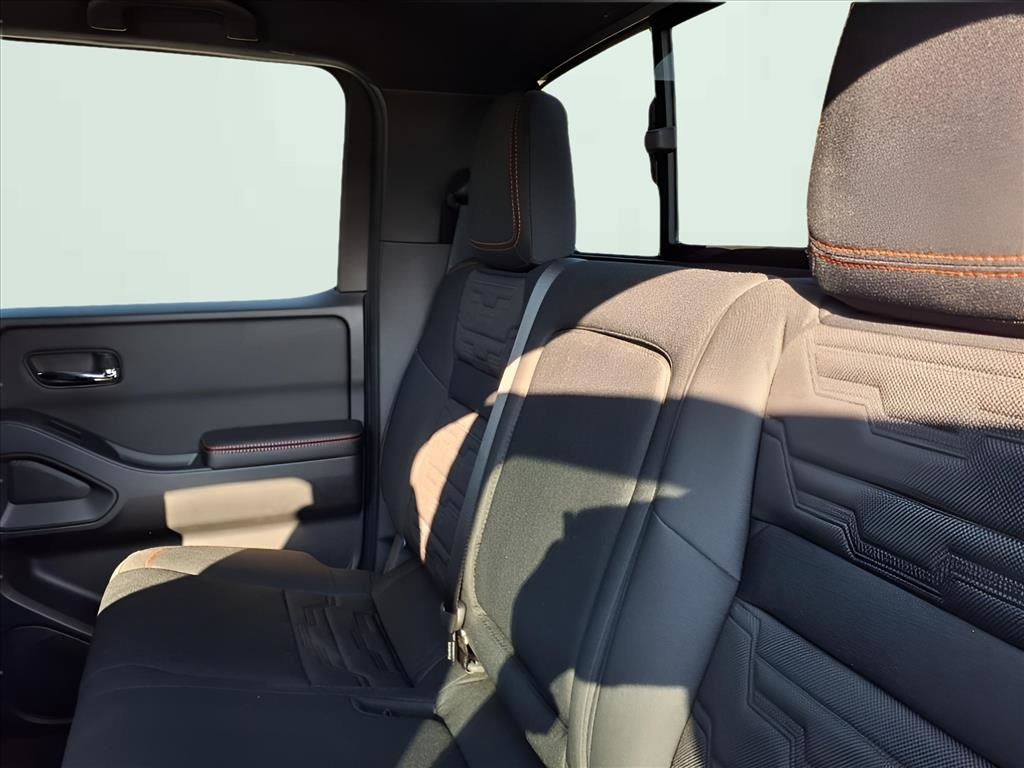 2025 Nissan Frontier PRO-4X photo 10