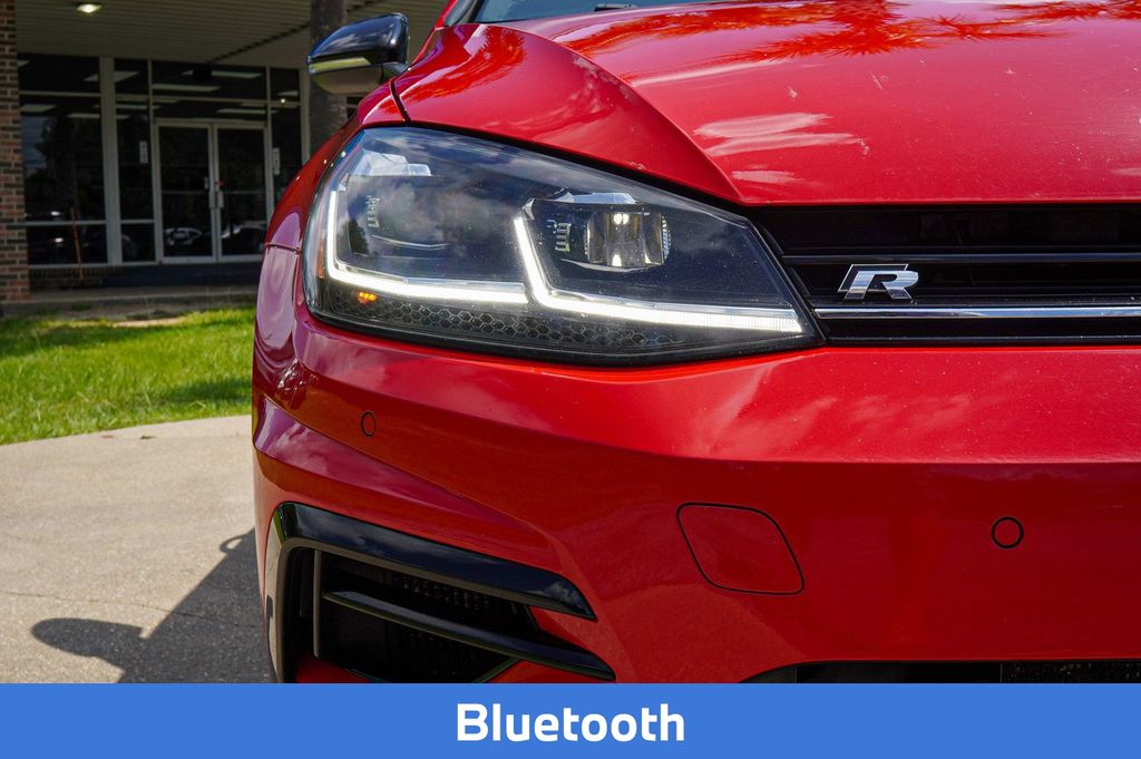 2019 Volkswagen Golf R 4Motion photo 3
