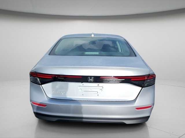 2025 Honda Accord LX photo 6