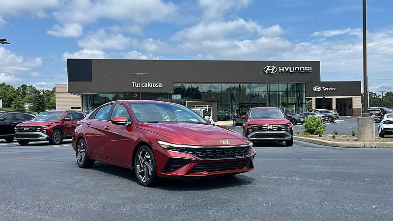 2025 Hyundai Elantra SEL Convenience photo 28