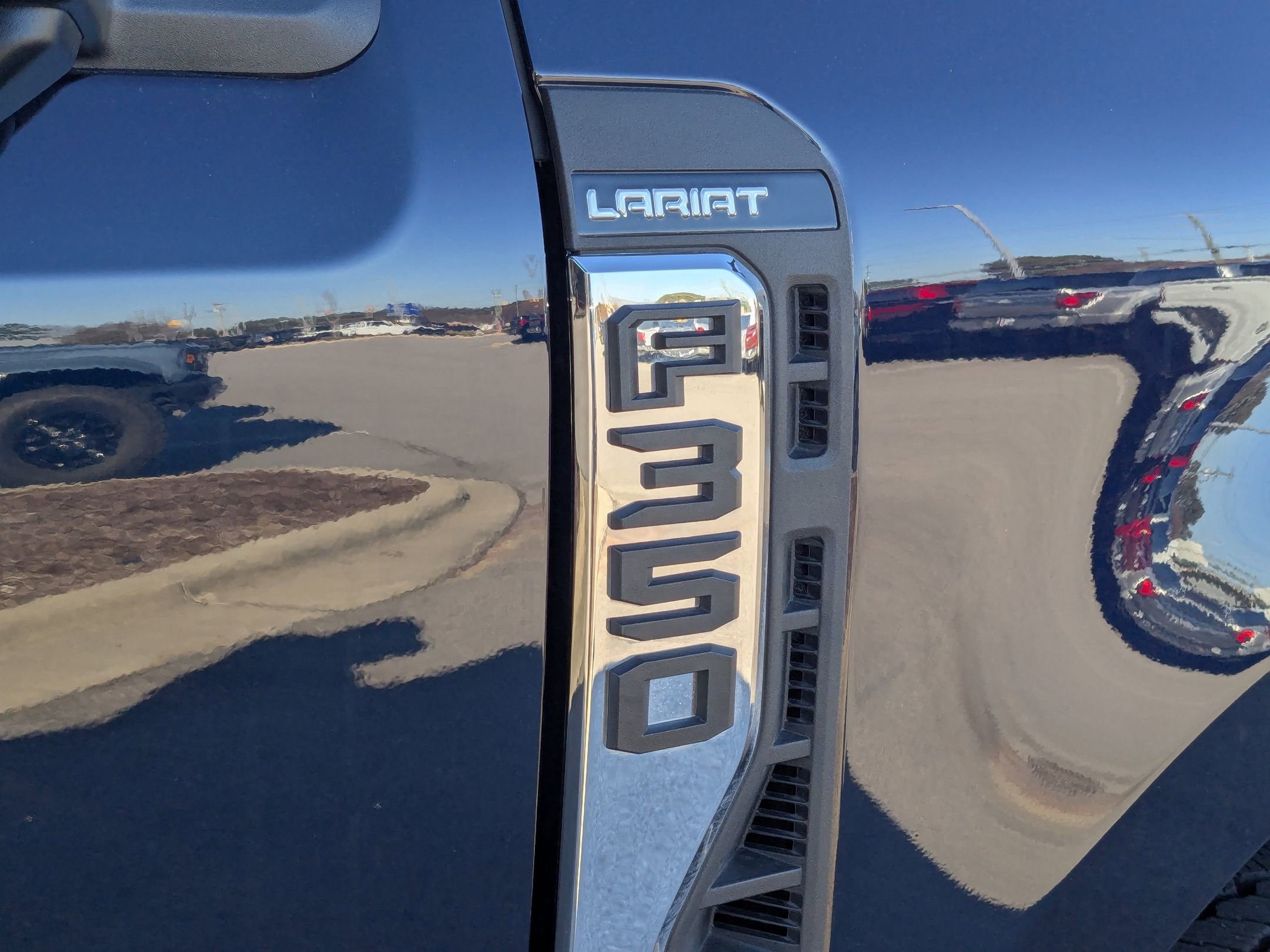 2024 Ford F-350 Lariat photo 41