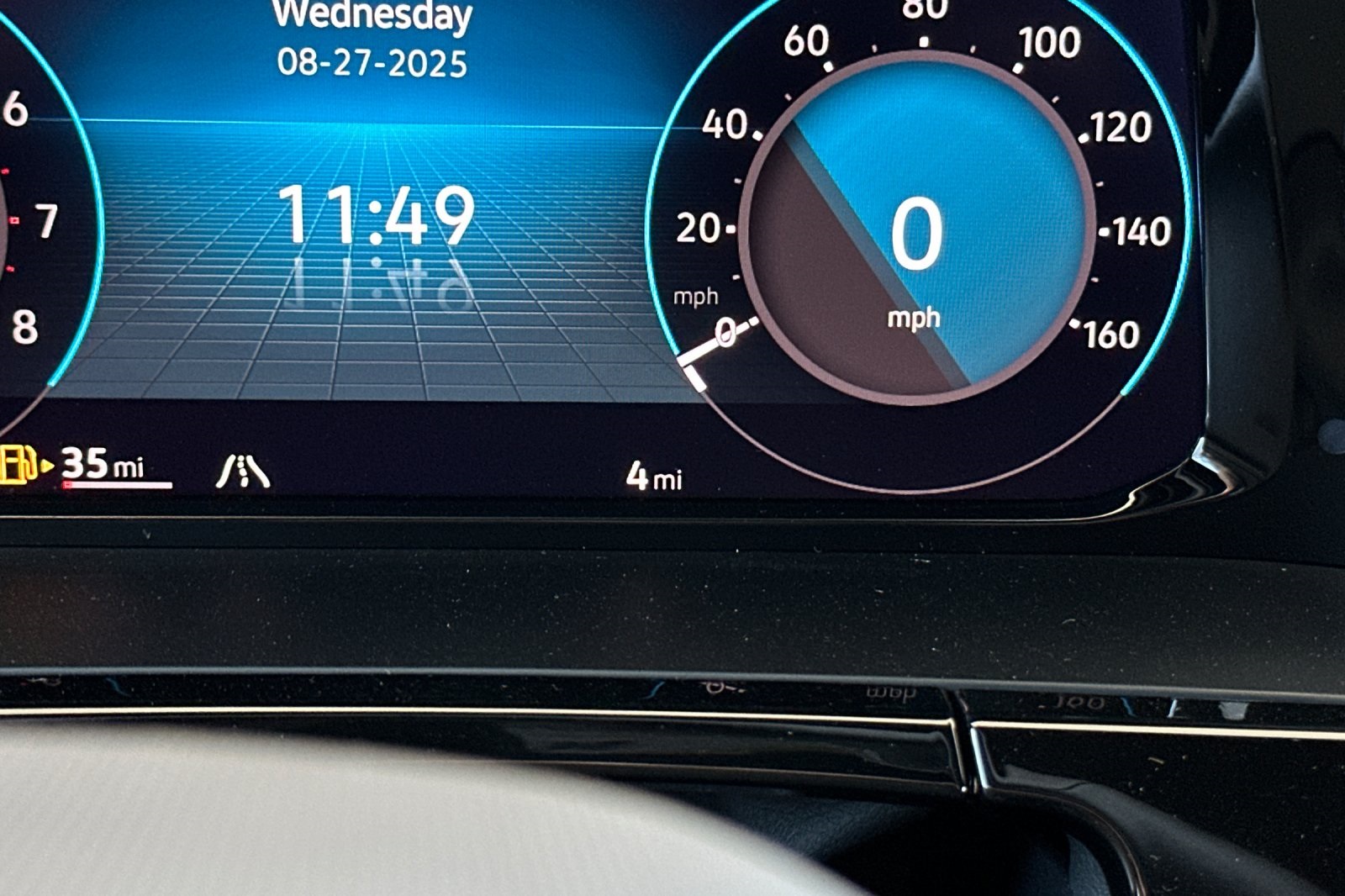 2026 Volkswagen Atlas Cross Sport SE Technology photo 24