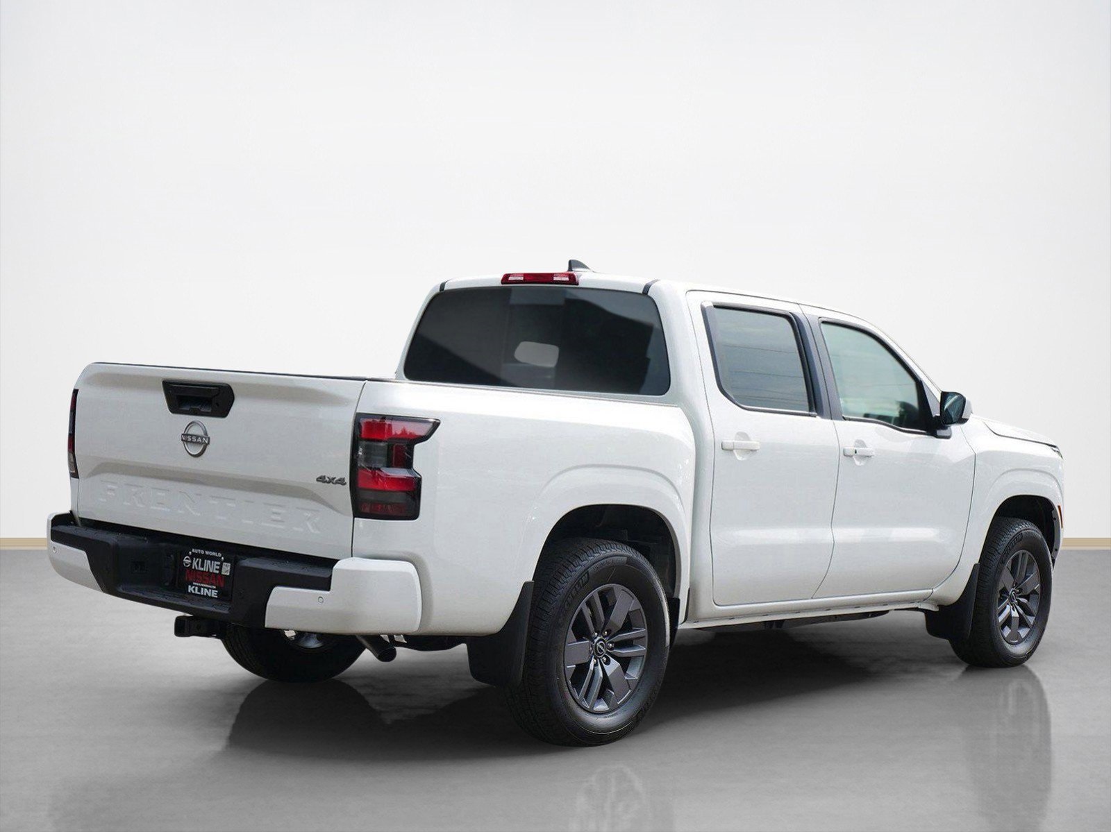 2025 Nissan Frontier SV photo 2