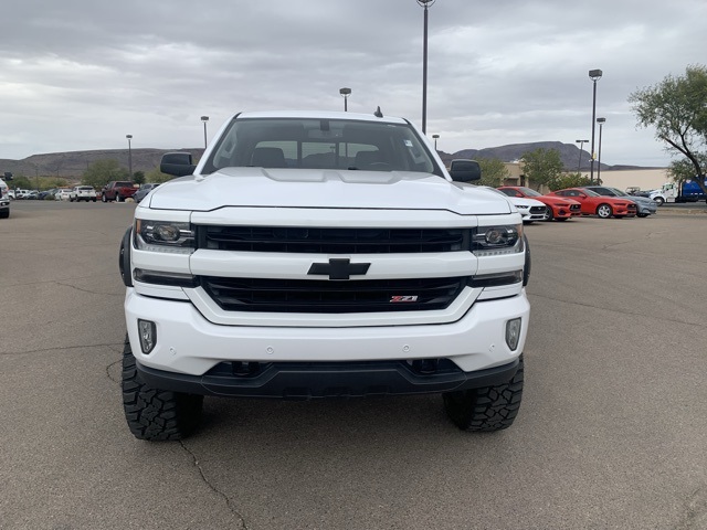 2018 Chevrolet Silverado 1500 LTZ photo 2