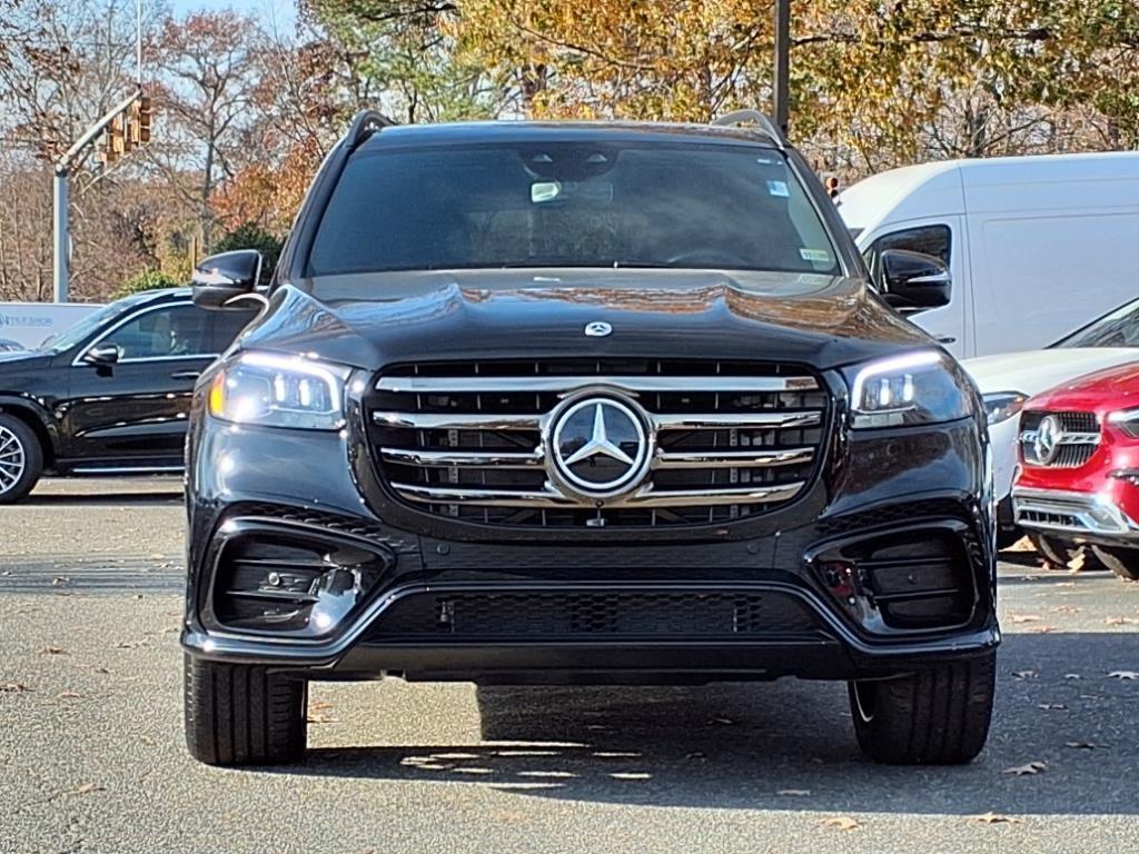 2025 Mercedes Benz GLS 450 4MATIC photo 3