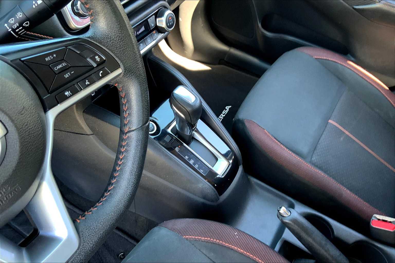 2020 Nissan Versa SR photo 14