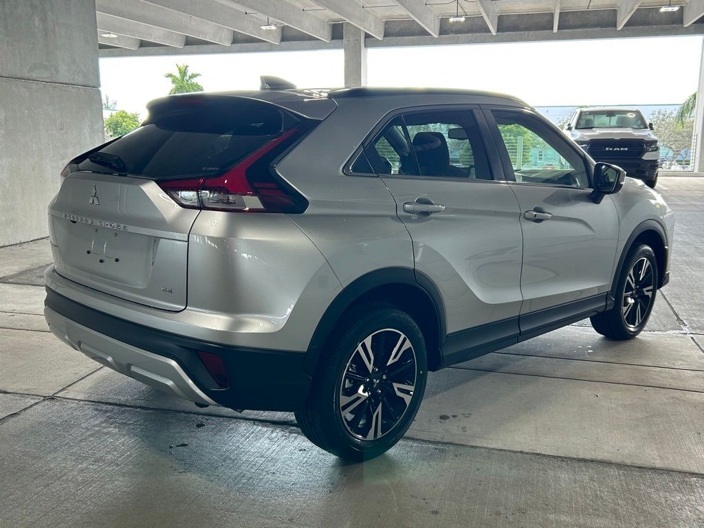 2024 Mitsubishi Eclipse Cross SE photo 4