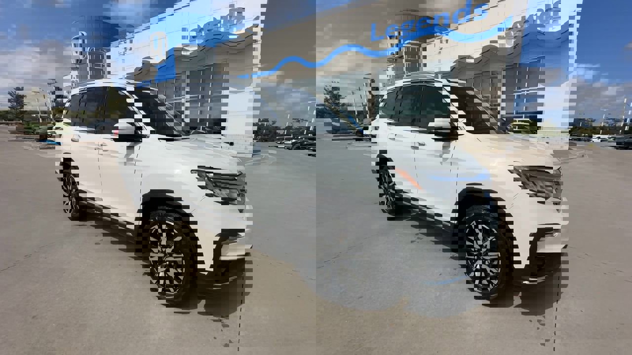Certified 2021 Honda Pilot Touring with VIN 5FNYF6H65MB042765 for sale in Kansas City