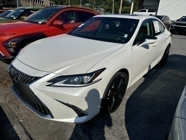 2022 Lexus ES