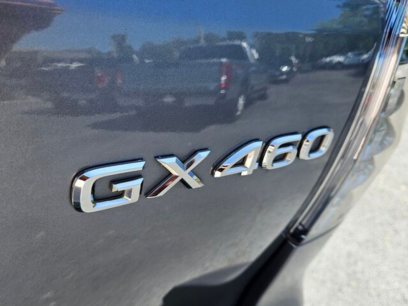 2021 Lexus GX 460 Premium photo 8