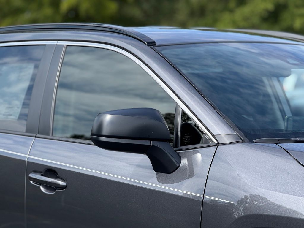 2025 Toyota RAV4 Hybrid LE photo 3