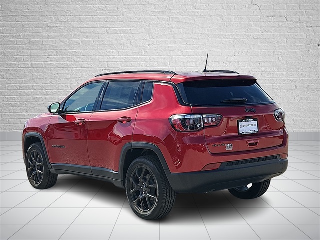 2025 Jeep Compass Latitude photo 3
