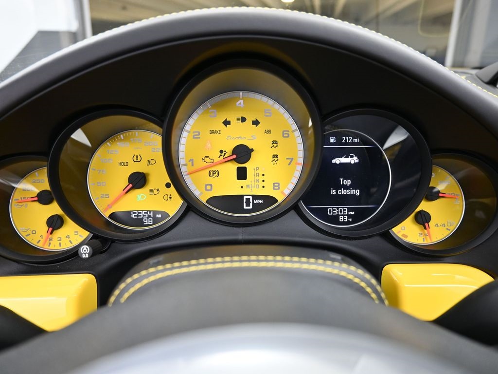 2016 Porsche 911 Turbo S photo 26