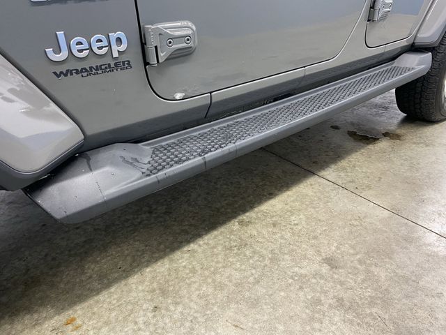 2018 Jeep Wrangler Unlimited Sahara photo 35