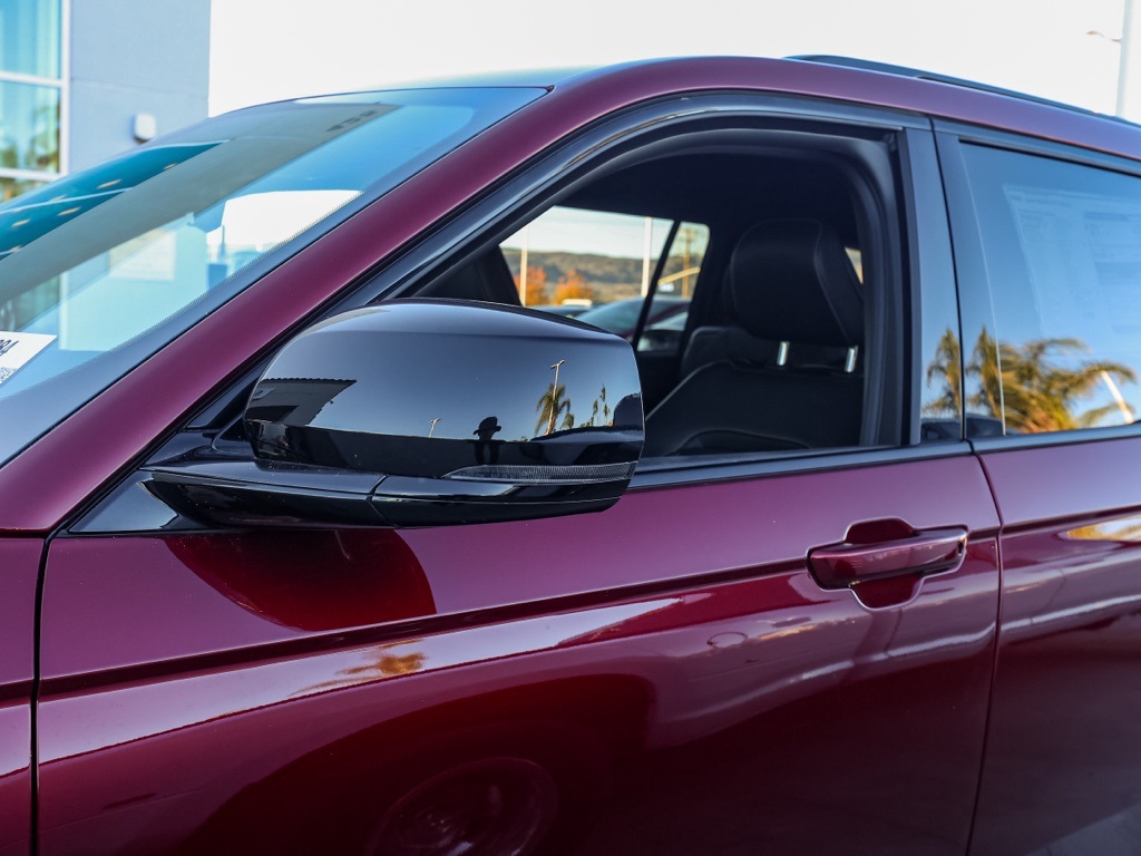 New 2025 Velvet Red Pearl-Coat Exterior Paint Jeep Altitude X image 11