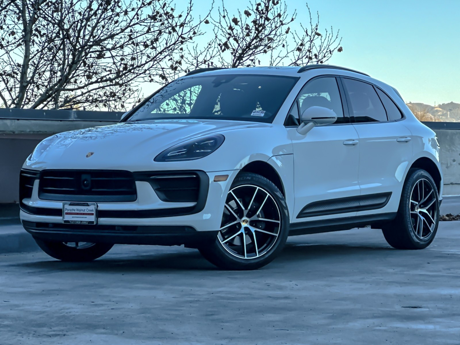 2023 Porsche Macan Base