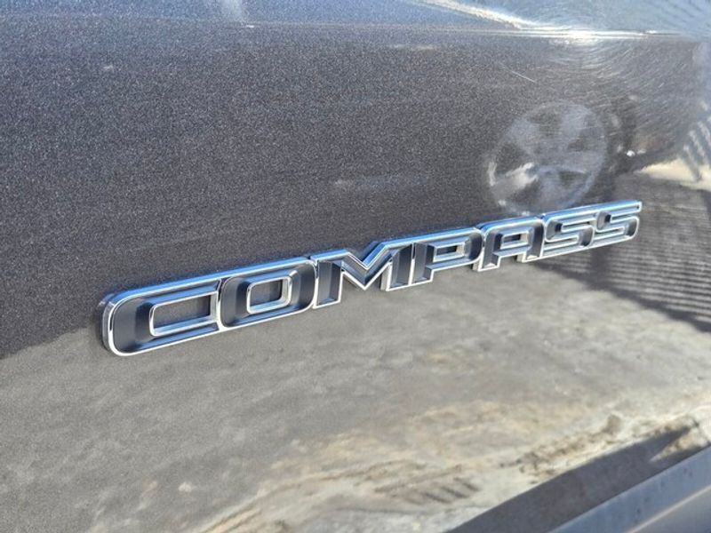 2018 Jeep Compass Sport photo 4