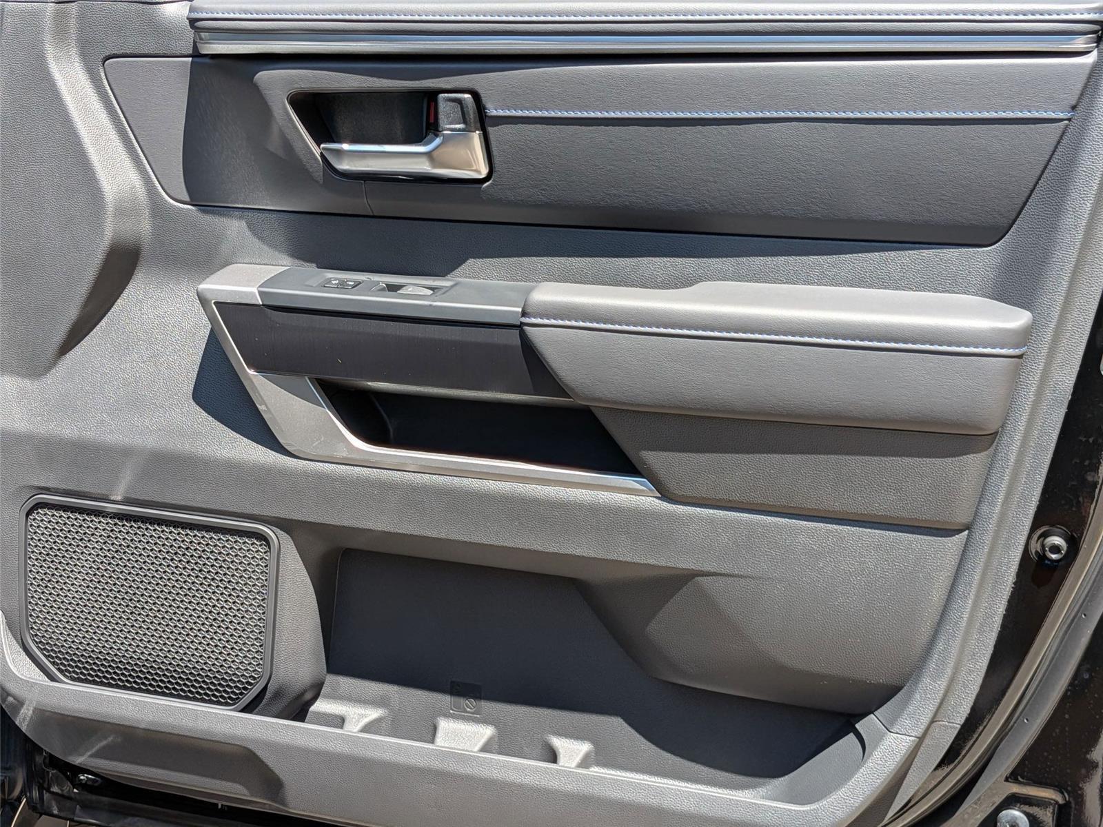 2025 Toyota Sequoia Platinum photo 27