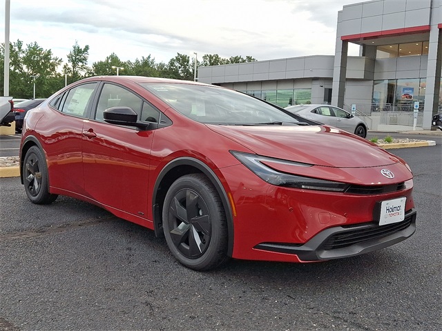 2026 Toyota Prius LE photo 2