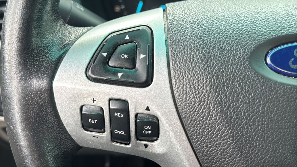 2015 Ford Explorer XLT photo 24